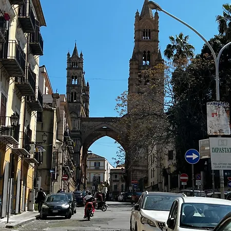 Dimora Papireto Apartment